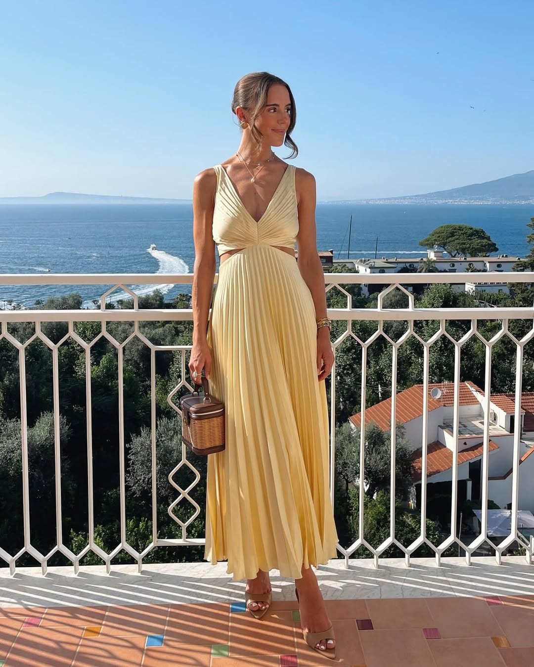 Sarai | Trendy V-Ausschnitt Maxikleid in einfarbiger Ausführung für Damen