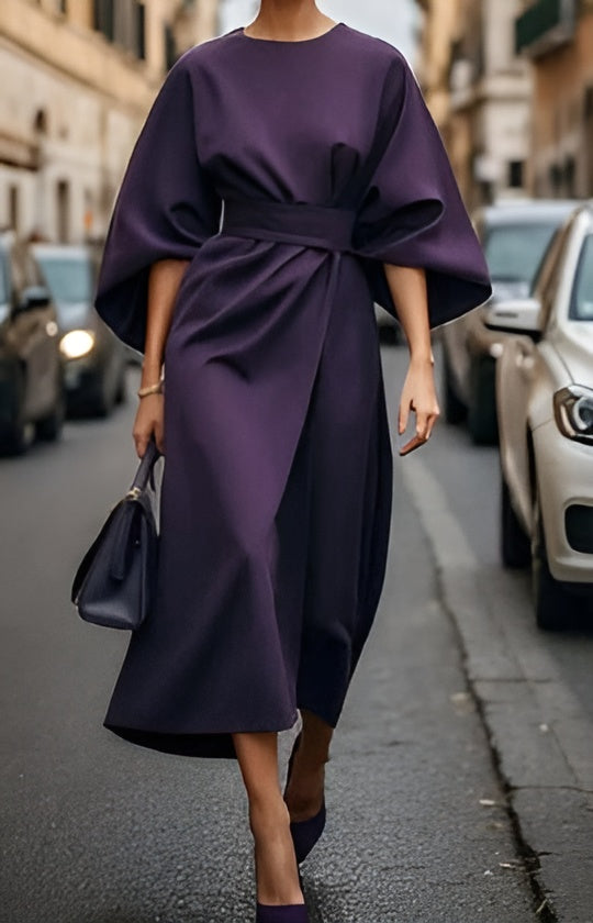 Lissey | Minimalistisches Gürtel-Luxuskleid für Damen mit Rundhalsausschnitt
