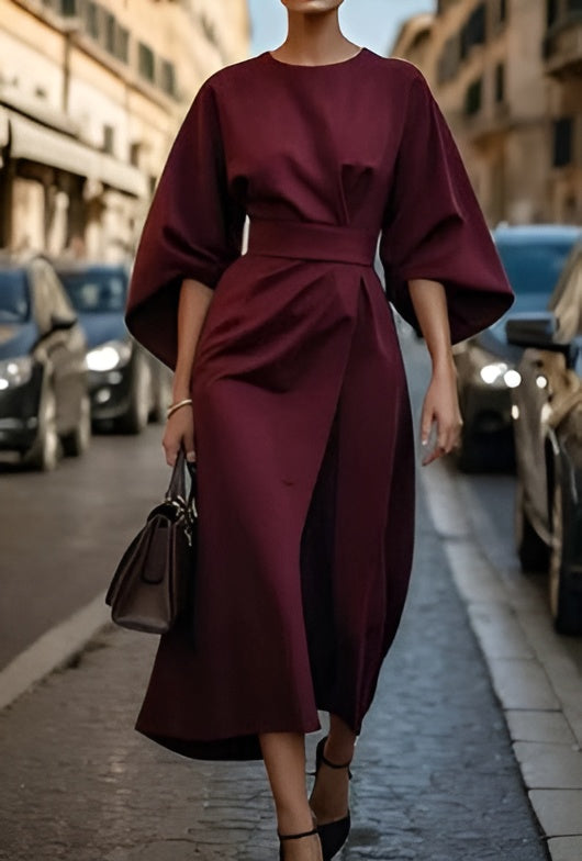 Lissey | Minimalistisches Gürtel-Luxuskleid für Damen mit Rundhalsausschnitt