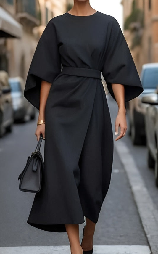 Lissey | Minimalistisches Gürtel-Luxuskleid für Damen mit Rundhalsausschnitt