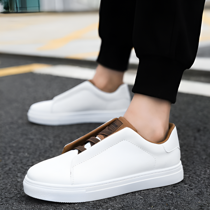 Bernardo | Chic Turnschuhe für Herren mit flachem Absatz