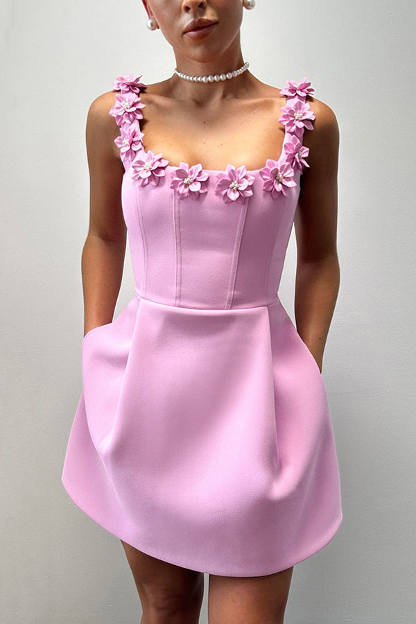 Cindy | Feminines Mini-Kleid für Damen mit Blumenapplikationen