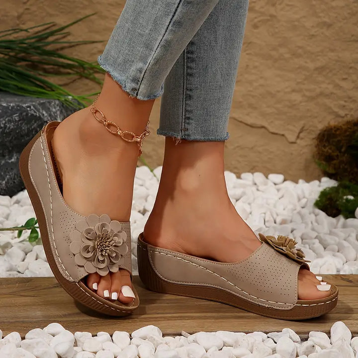 Belle | Orthopädische Sandalen für Damen mit Blumenmuster