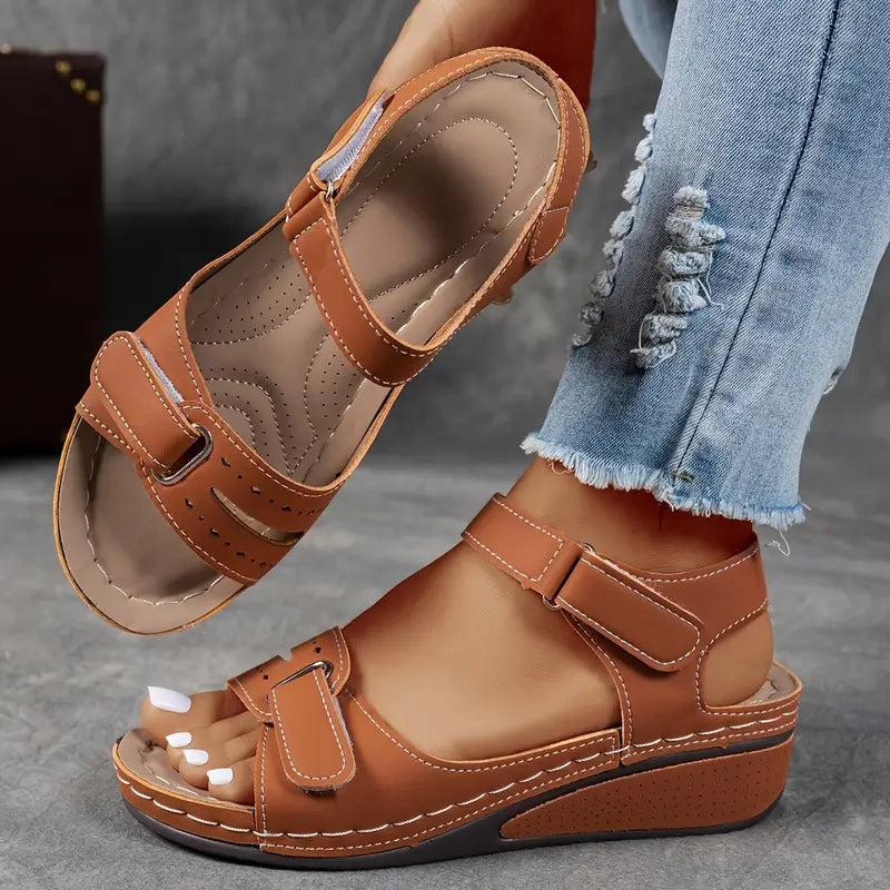 Ella | Orthopädische Keilsandalen für Damen mit mittelhohem Absatz