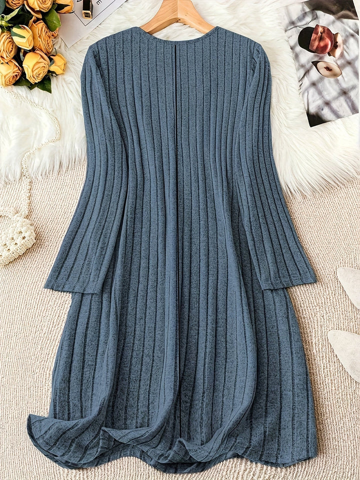 Madelyn | Zeitloses Plus-Size Rippknopfkleid für Damen mit V-Ausschnitt