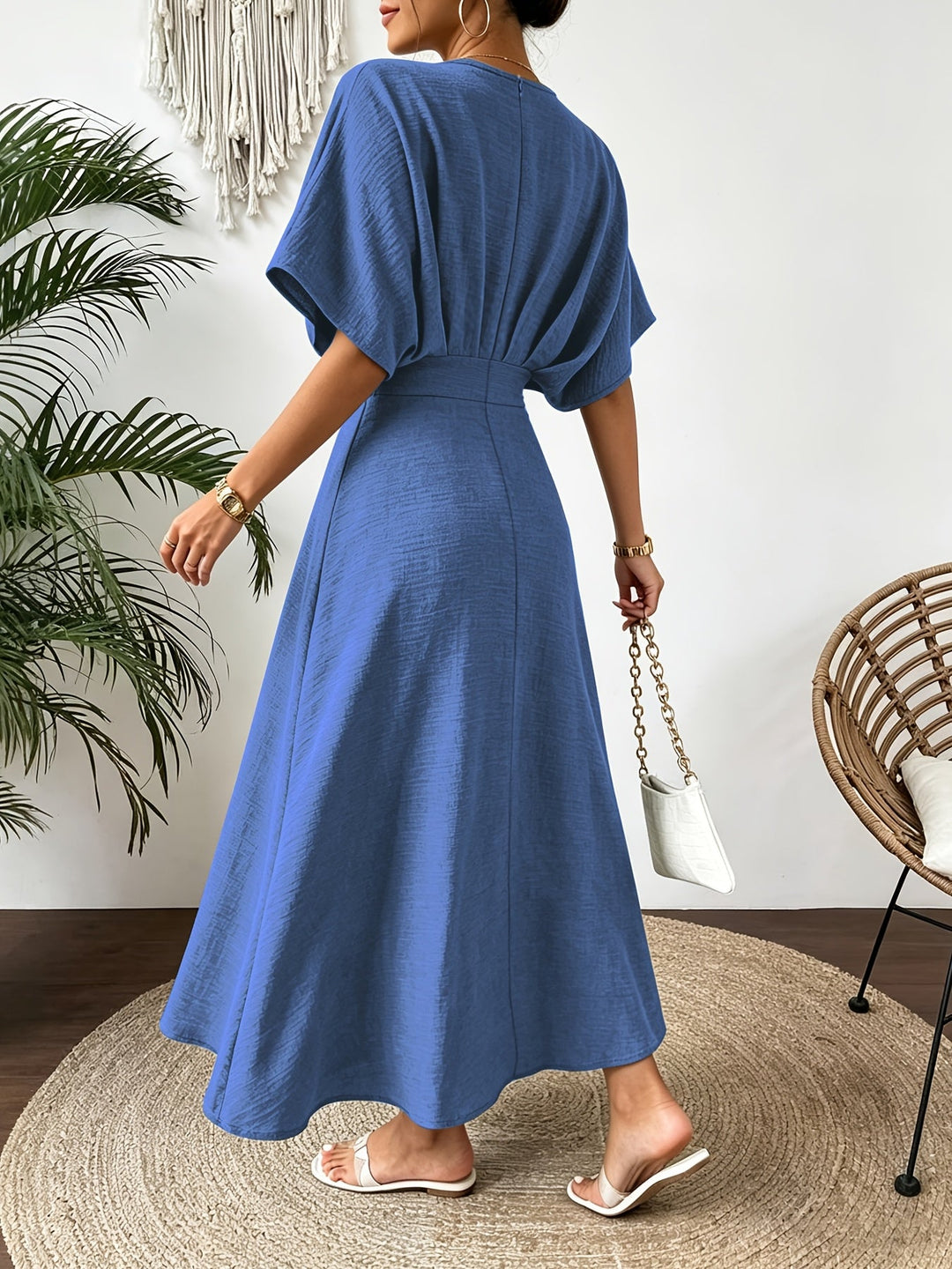 Damen Midikleid mit V-Ausschnitt