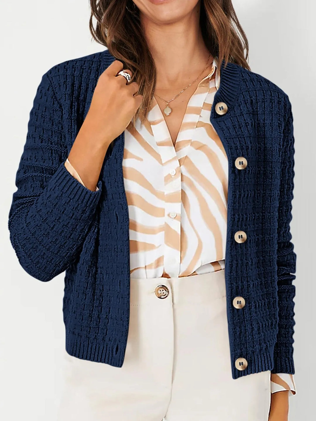 Harper | Strickjacke für Damen mit Knopfleiste und Rundhalsausschnitt