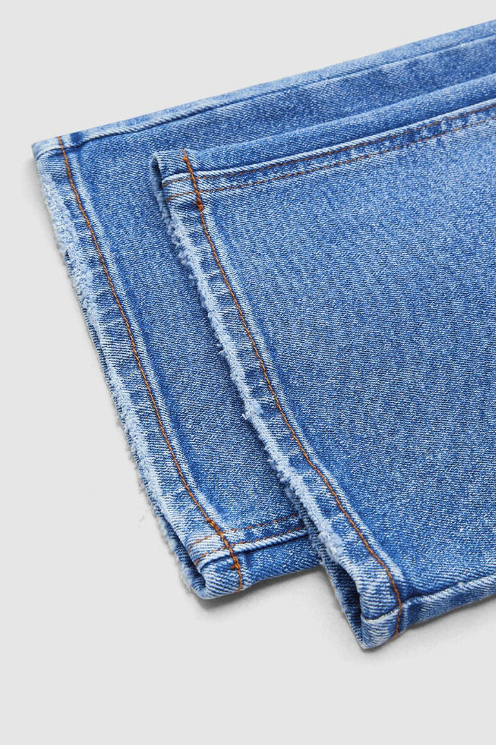 Jeans für Damen mit mittelhohem Bund und gerader Passform