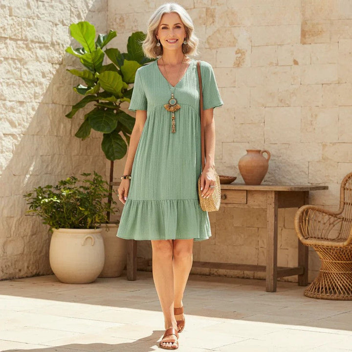 Freesia | Lässiges Sommerkleid für Damen mit V-Ausschnitt und kurzen Ärmeln