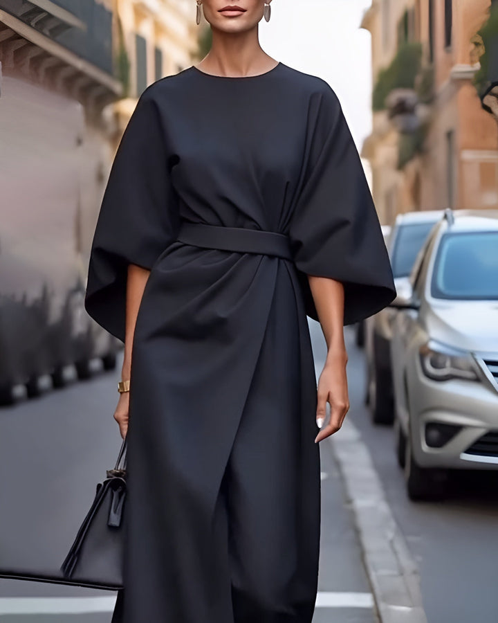 Lissey | Minimalistisches Gürtel-Luxuskleid für Damen mit Rundhalsausschnitt