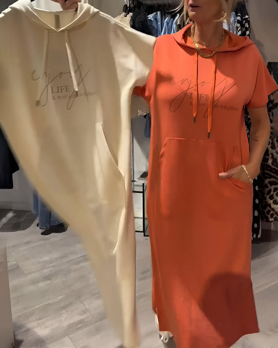 Bridget | Lässiges Hoodie-Midikleid für Damen mit Leoparden-Print und Kapuze