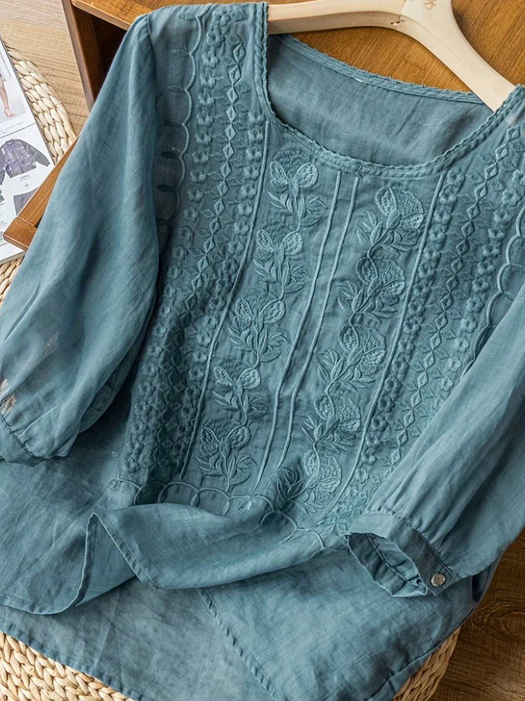 Josie | Frauen Bestickte Bluse für Damen mit Blumenmuster und Rundhalsausschnitt