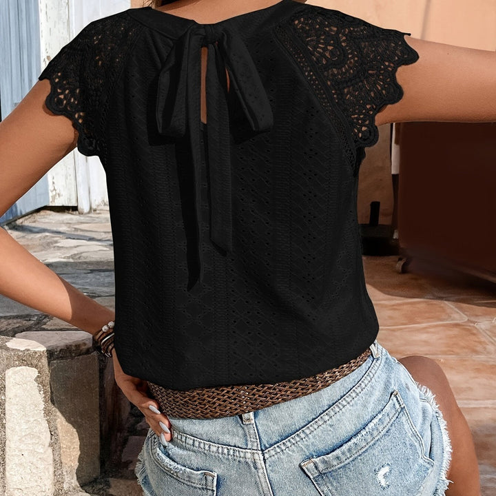 Keshia | Elegante Bluse für Damen mit Ösen und Bindeband