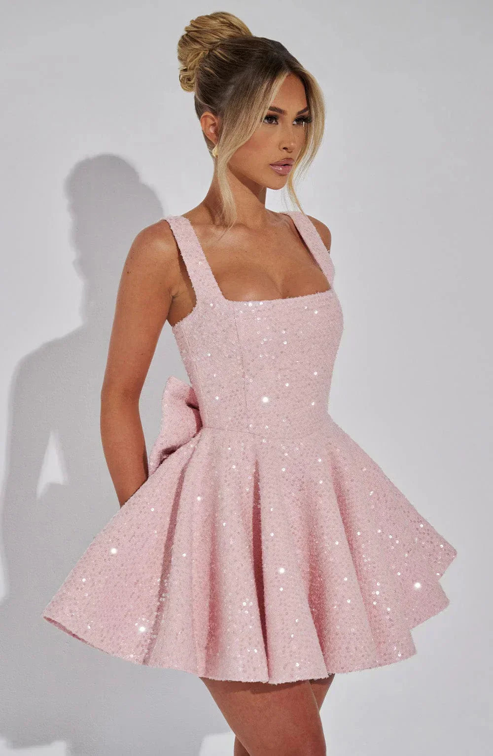 Hazel | Schickes Mini-Blush-Kleid für Damen mit eckigem Ausschnitt
