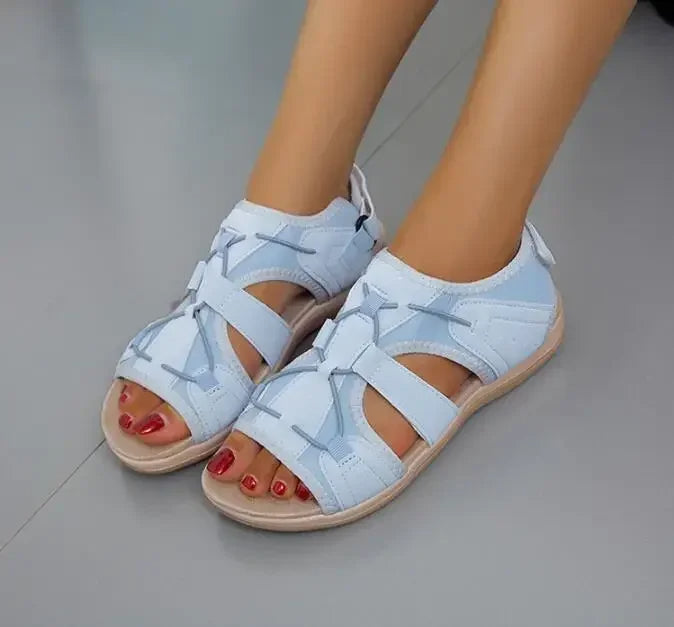 Lotte | Modische, verstellbare Sommersandalen für Damen mit Fußgewölbestütze