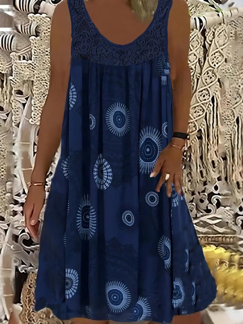 Allure | Besticktes Kleid für Damen mit Kacheldruck und Rundhalsausschnitt