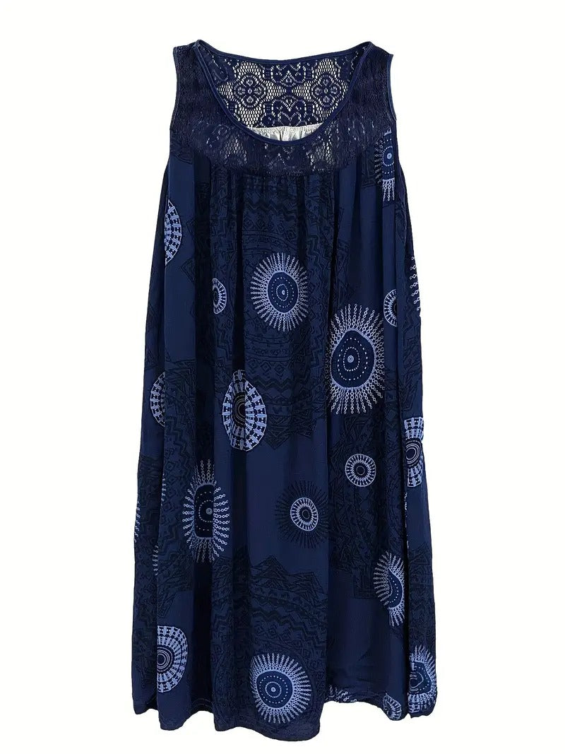 Allure | Besticktes Kleid für Damen mit Kacheldruck und Rundhalsausschnitt