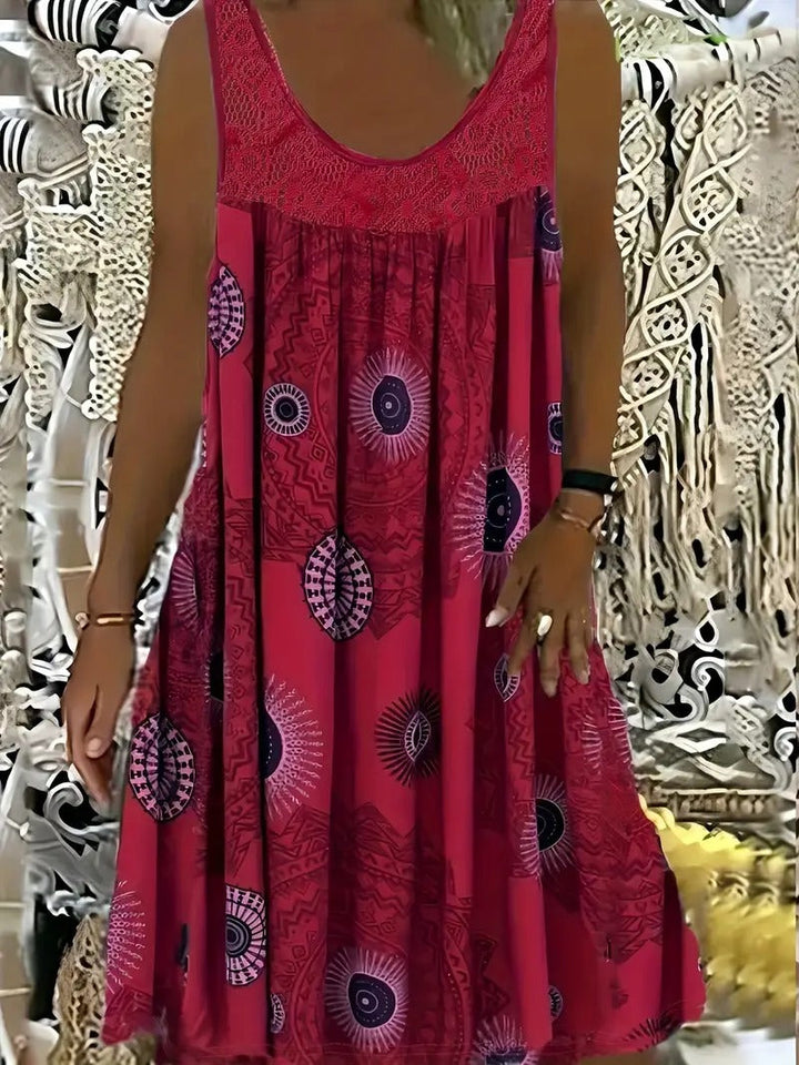 Allure | Besticktes Kleid für Damen mit Kacheldruck und Rundhalsausschnitt