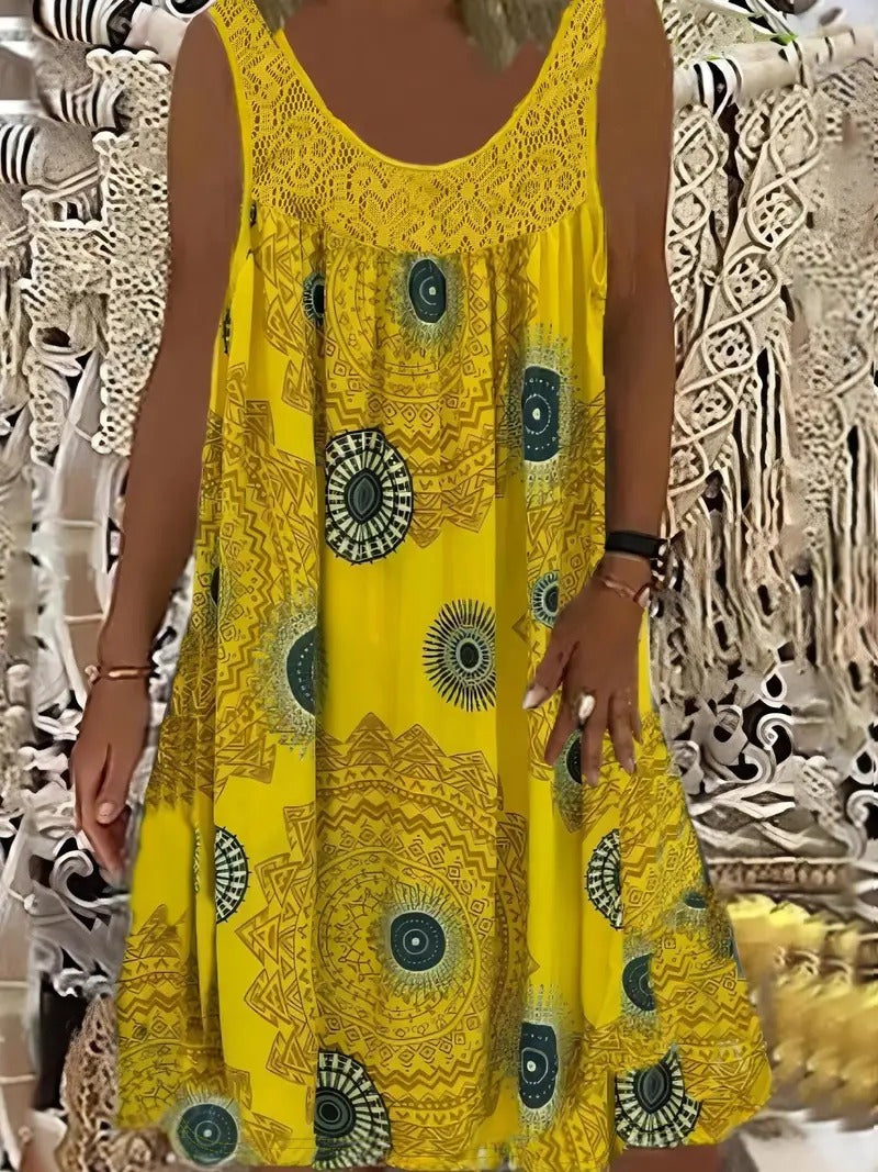 Allure | Besticktes Kleid für Damen mit Kacheldruck und Rundhalsausschnitt