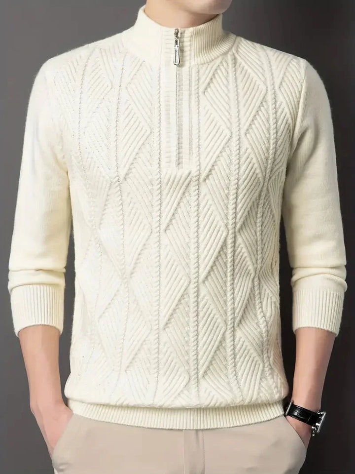 Brit und Boho | Der Everest Kabelstrickpullover mit Stehkragen