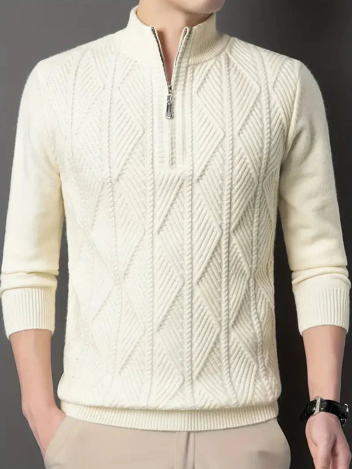 Brit und Boho | Der Everest Kabelstrickpullover mit Stehkragen