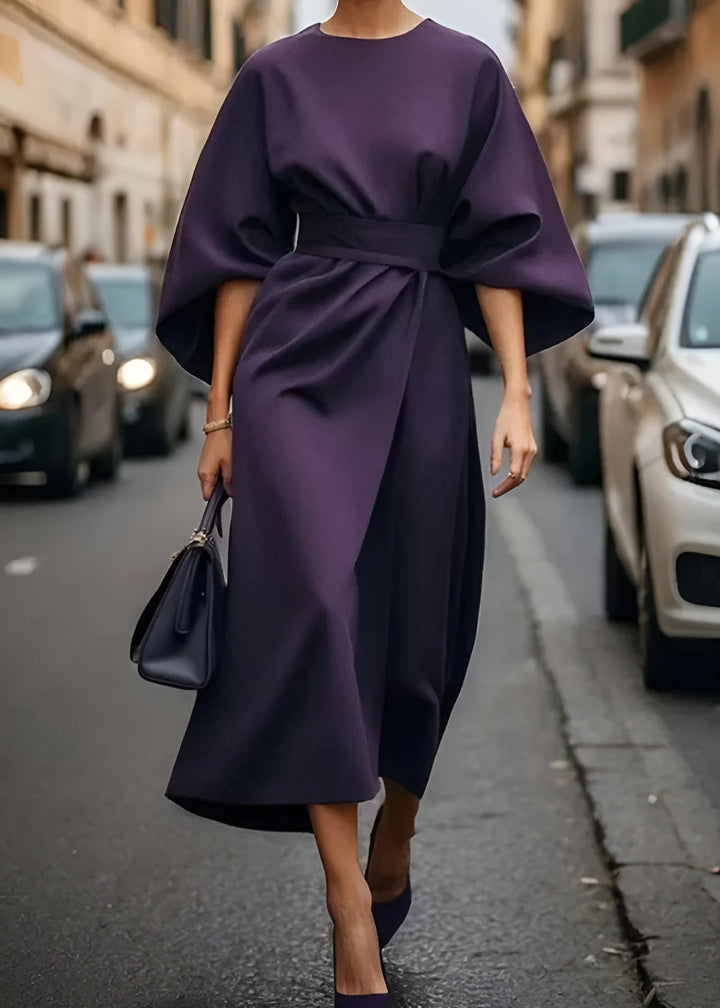 Aurora | Fließendes Maxikleid für Damen mit Gürtel und Rundhalsausschnitt