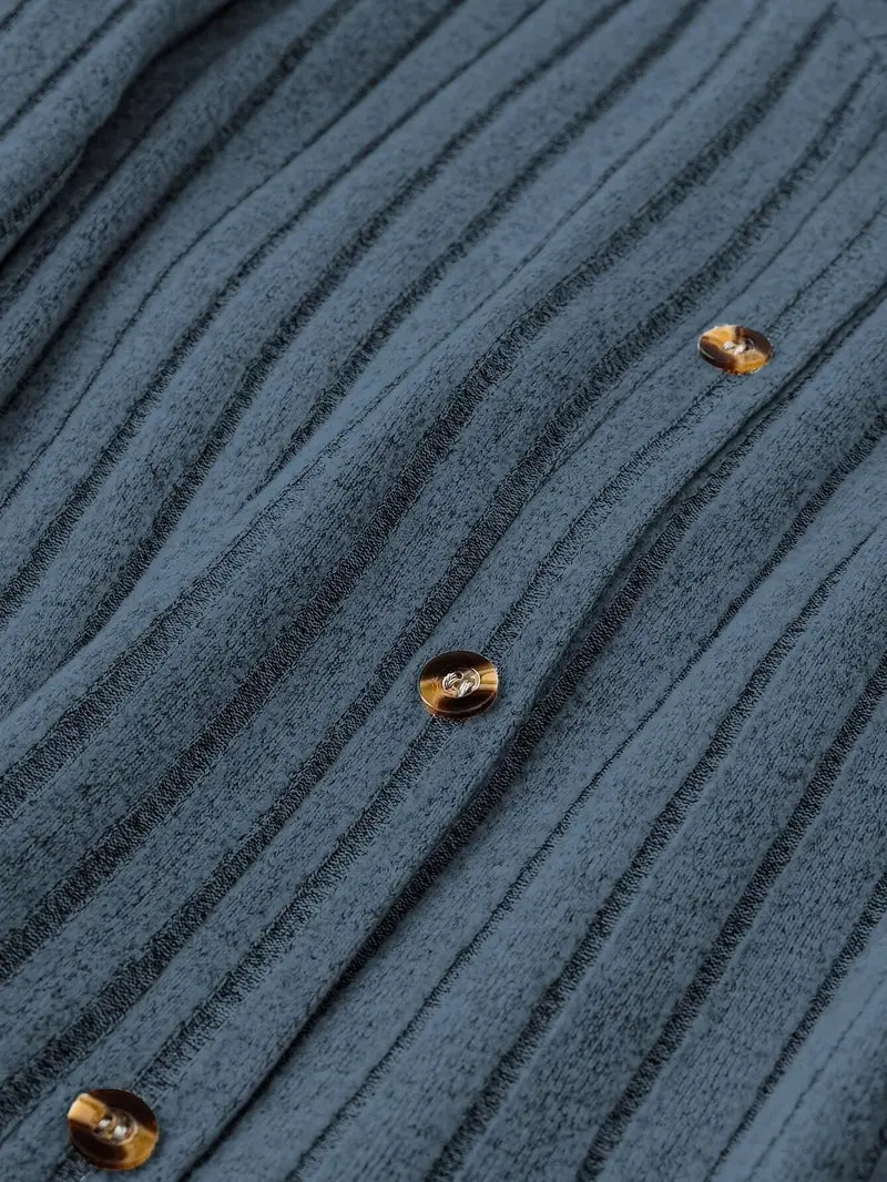 Madelyn | Zeitloses Plus-Size Rippknopfkleid für Damen mit V-Ausschnitt