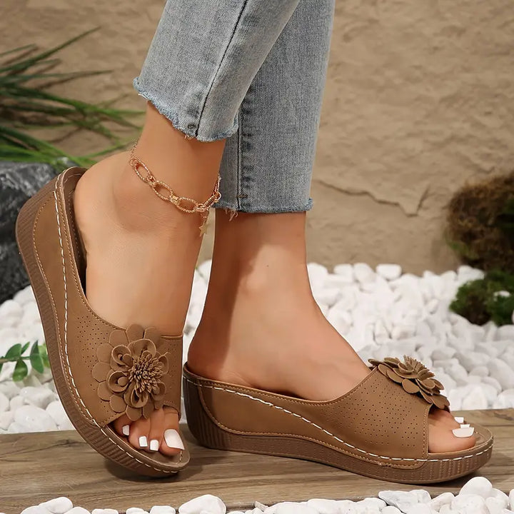 Belle | Orthopädische Sandalen für Damen mit Blumenmuster