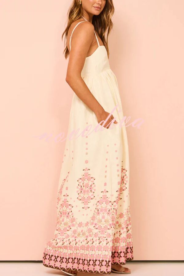 Wendy Floral Paradise Maxi Kleid | Trägerdesign, praktische Taschen, einzigartiger Druck und bequeme Passform für Damen