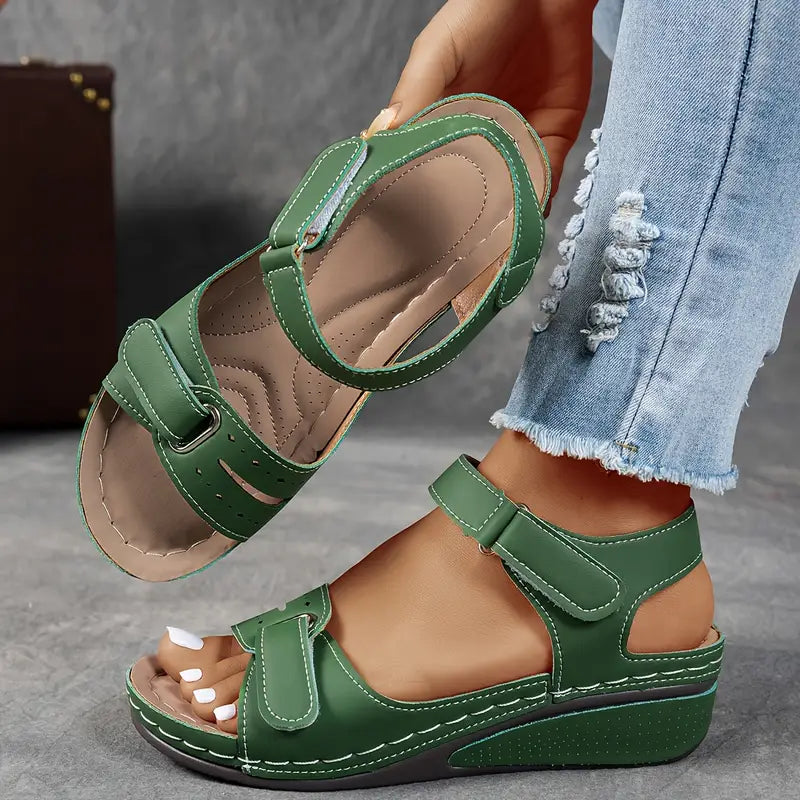 Ella | Orthopädische Keilsandalen für Damen mit mittelhohem Absatz