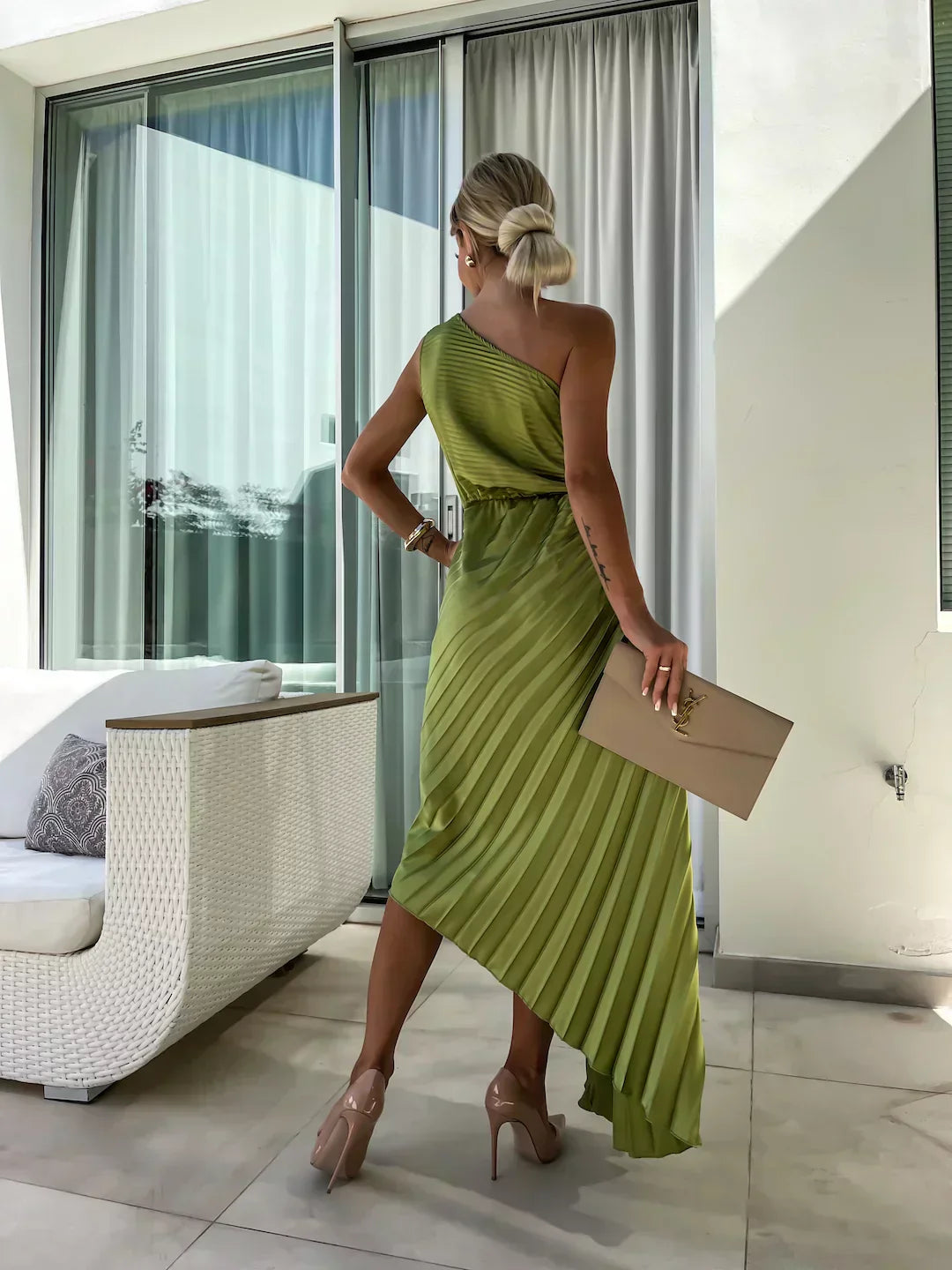 Camila | Romantisches Blumenkleid für Damen mit asymmetrischem Ausschnitt