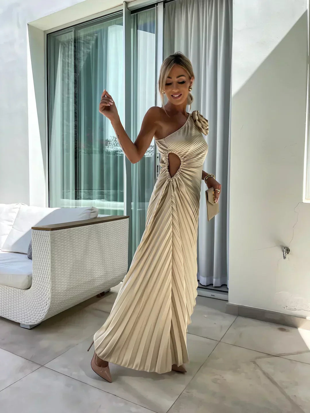 Camila | Romantisches Blumenkleid für Damen mit asymmetrischem Ausschnitt