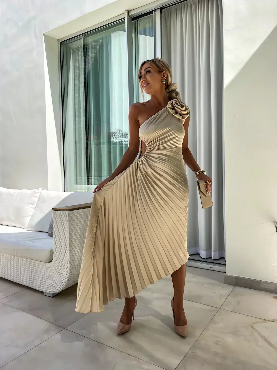 Camila | Romantisches Blumenkleid für Damen mit asymmetrischem Ausschnitt