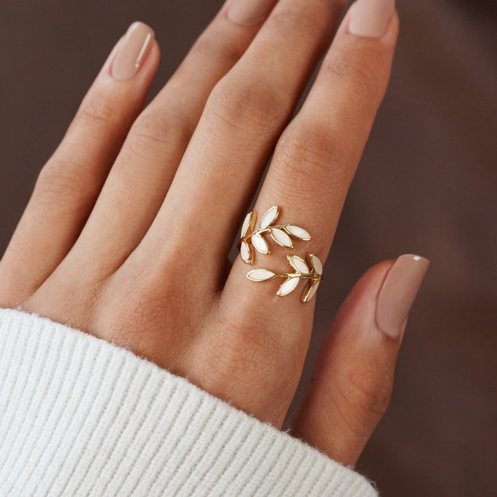 Olga | Goldblatt Ring für Damen