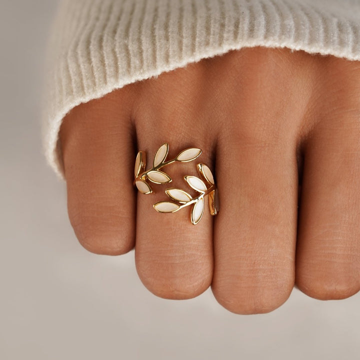 Olga | Goldblatt Ring für Damen