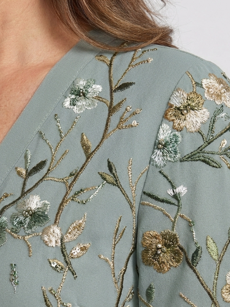 Evadne | Besticktes V-Ausschnitt Maxikleid für Damen mit kurzen Ärmeln