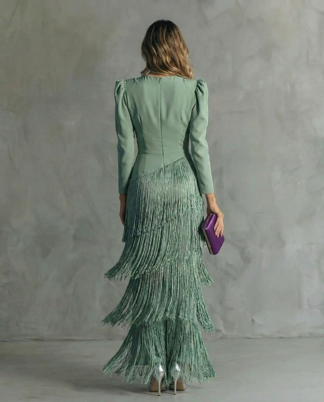 Clara | Schickes Midikleid für Damen mit Fransenärmeln und V-Ausschnitt