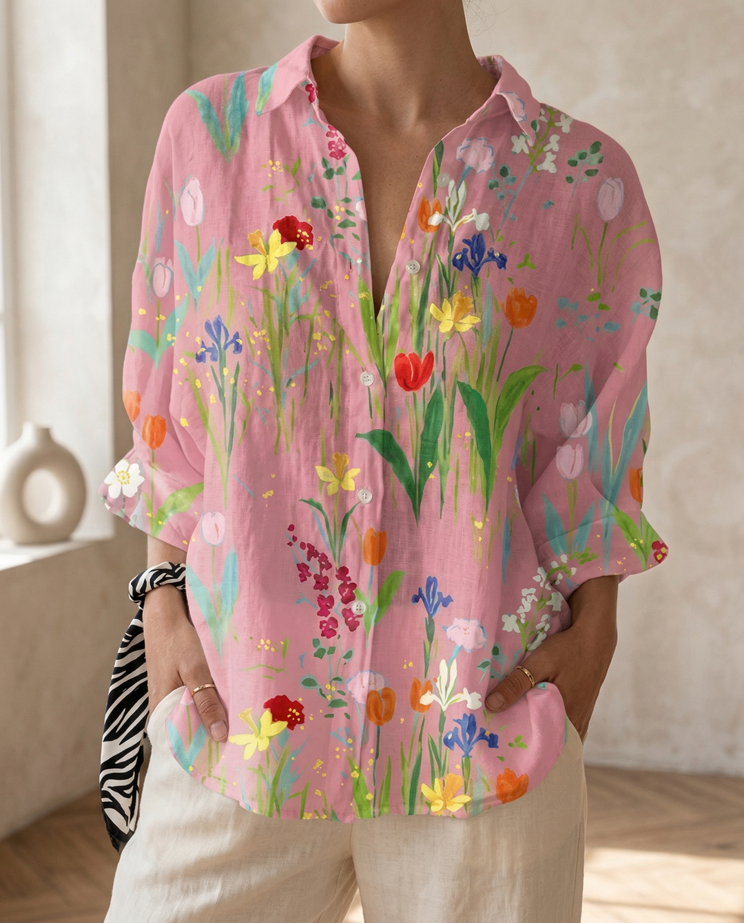 Rosalie | Floral Garden Top für Damen mit V-Ausschnitt und kurzen Ärmeln