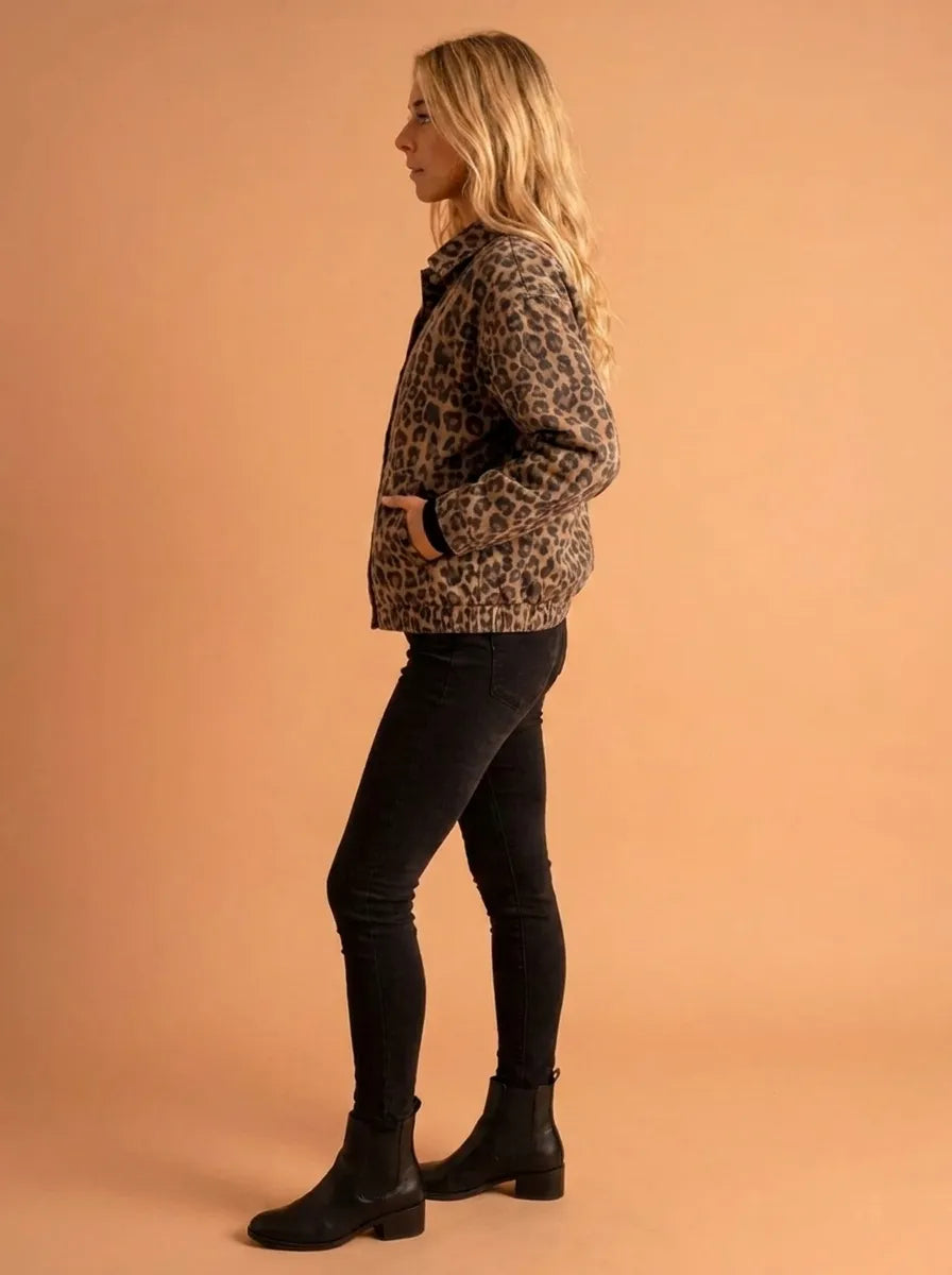 Katarzyna | Zeitlose Leopardenmuster-Jacke für Damen mit langen Ärmeln