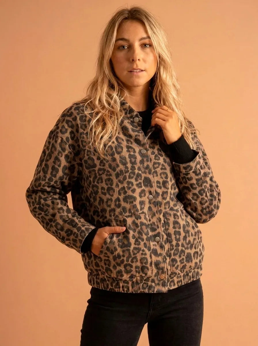 Katarzyna | Zeitlose Leopardenmuster-Jacke für Damen mit langen Ärmeln