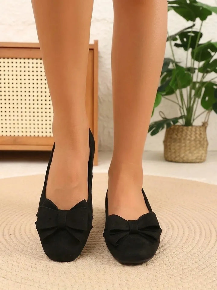 Schicke Damen-Bow-Schuhe mit stylischen dicken Absätzen