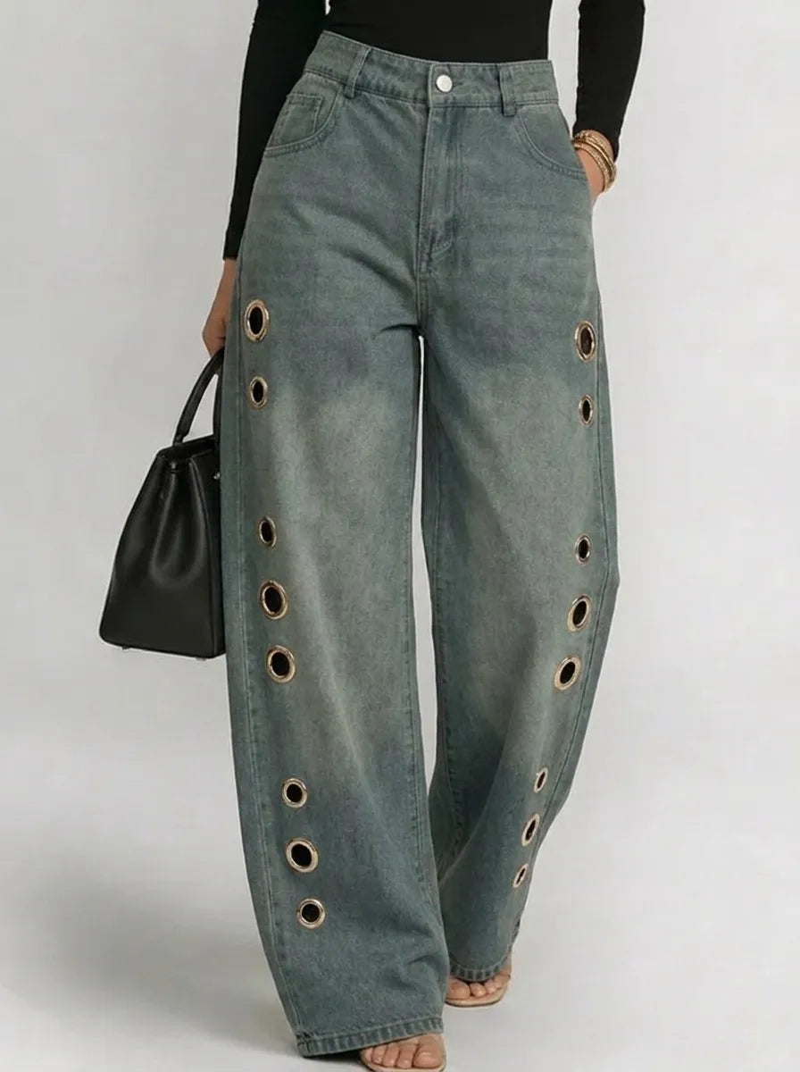 Weite Denim-Hosen für Damen mit goldenen Ösen-Seitenausschnitten