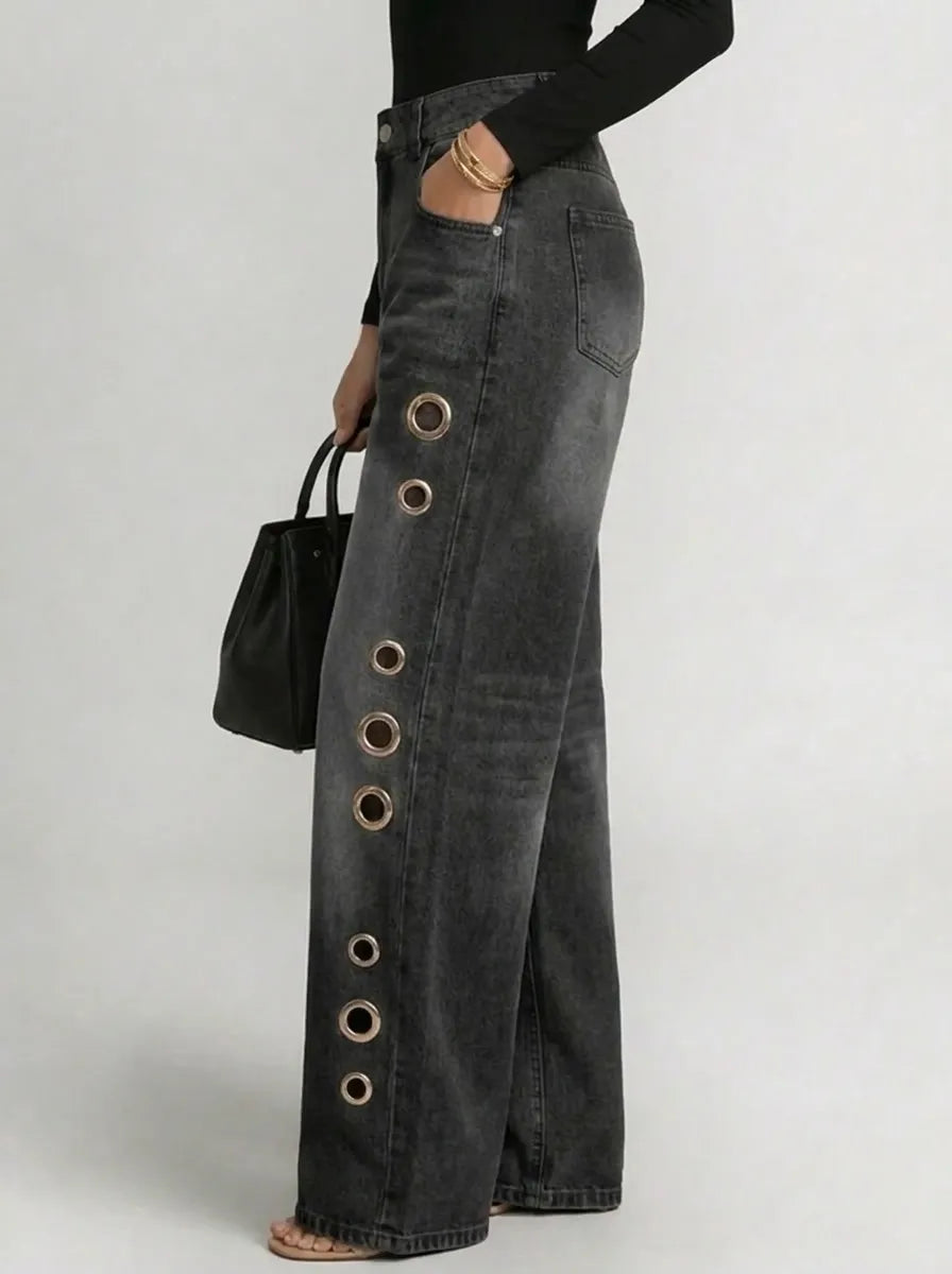 Weite Denim-Hosen für Damen mit goldenen Ösen-Seitenausschnitten
