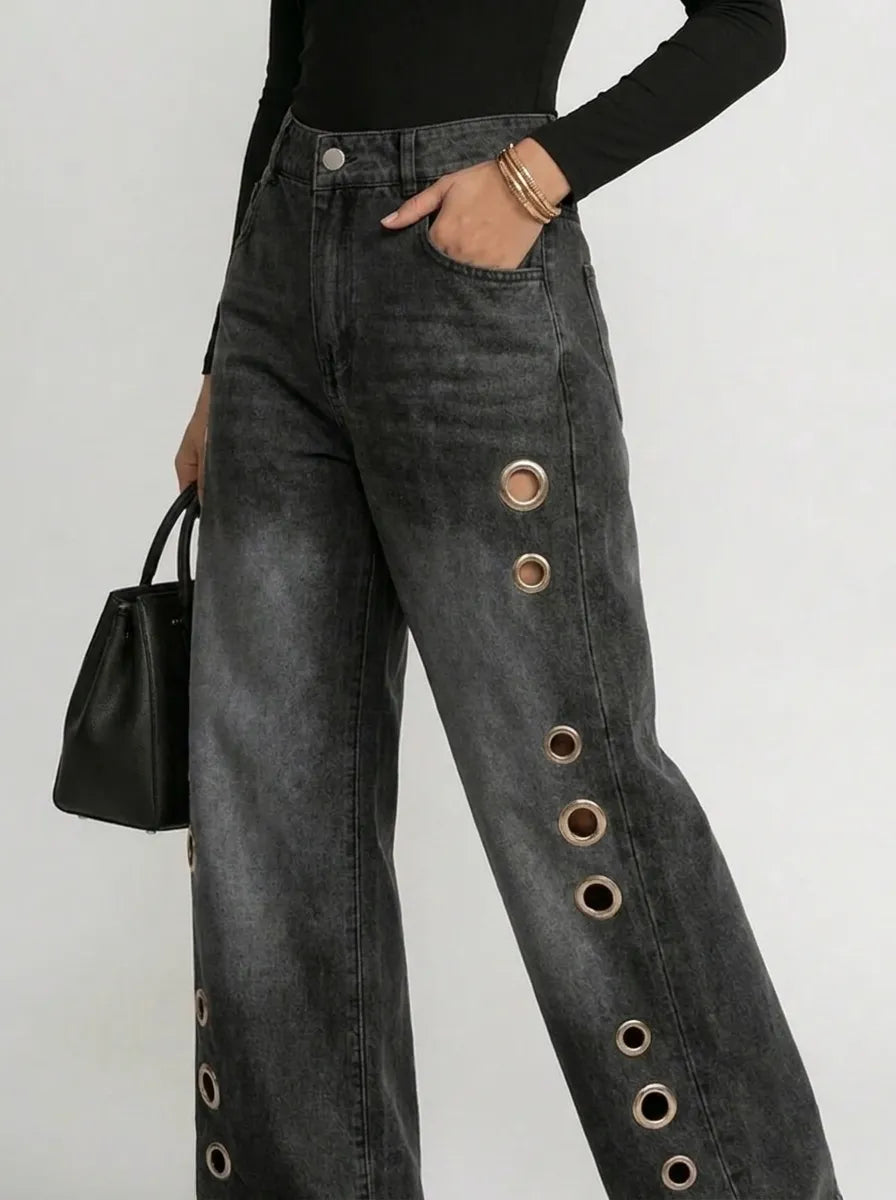 Weite Denim-Hosen für Damen mit goldenen Ösen-Seitenausschnitten