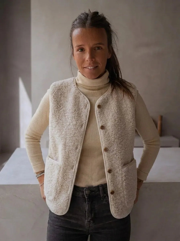 Alina | Damen Weste mit Rundhalsausschnitt, Taschen und Knöpfen