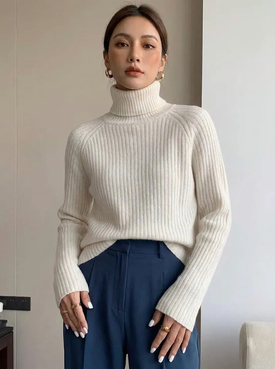 Audrey | Gestrickter Rollkragenpullover für Damen mit langen Ärmeln