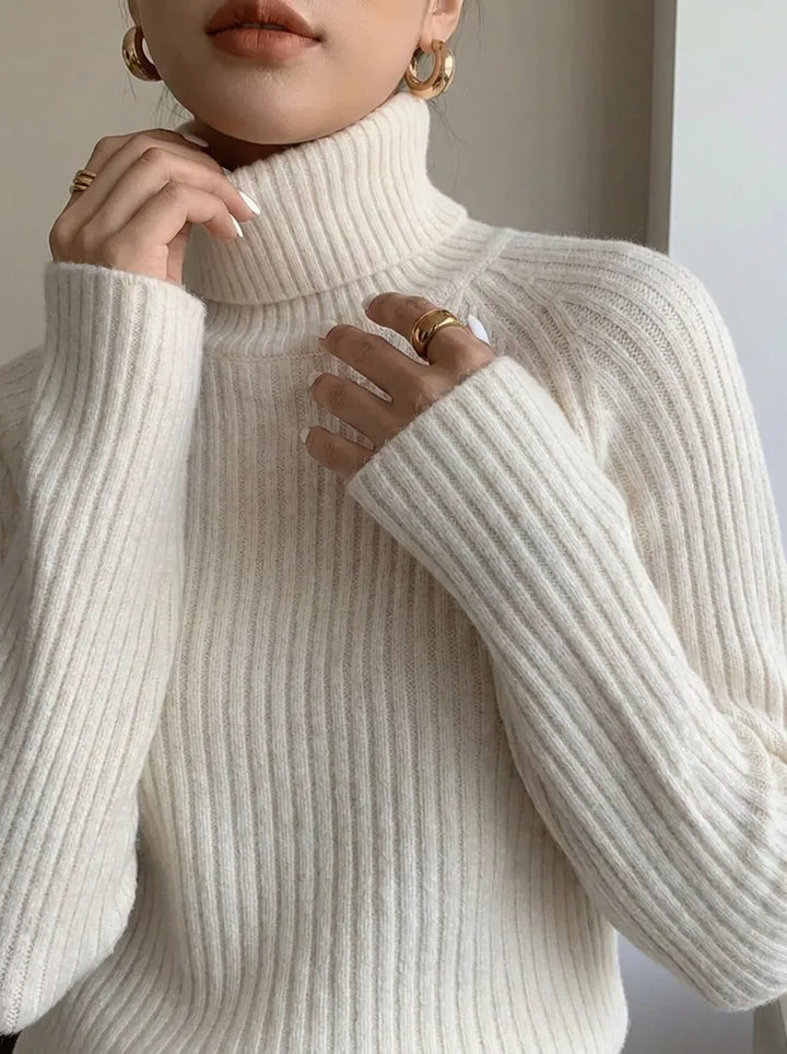 Audrey | Gestrickter Rollkragenpullover für Damen mit langen Ärmeln