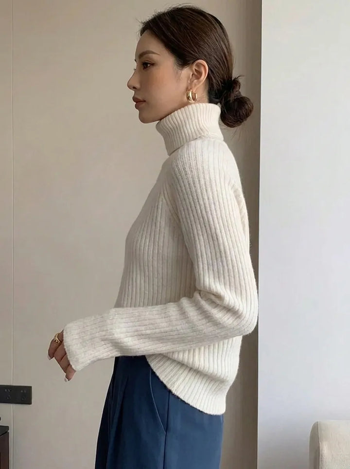 Audrey | Gestrickter Rollkragenpullover für Damen mit langen Ärmeln