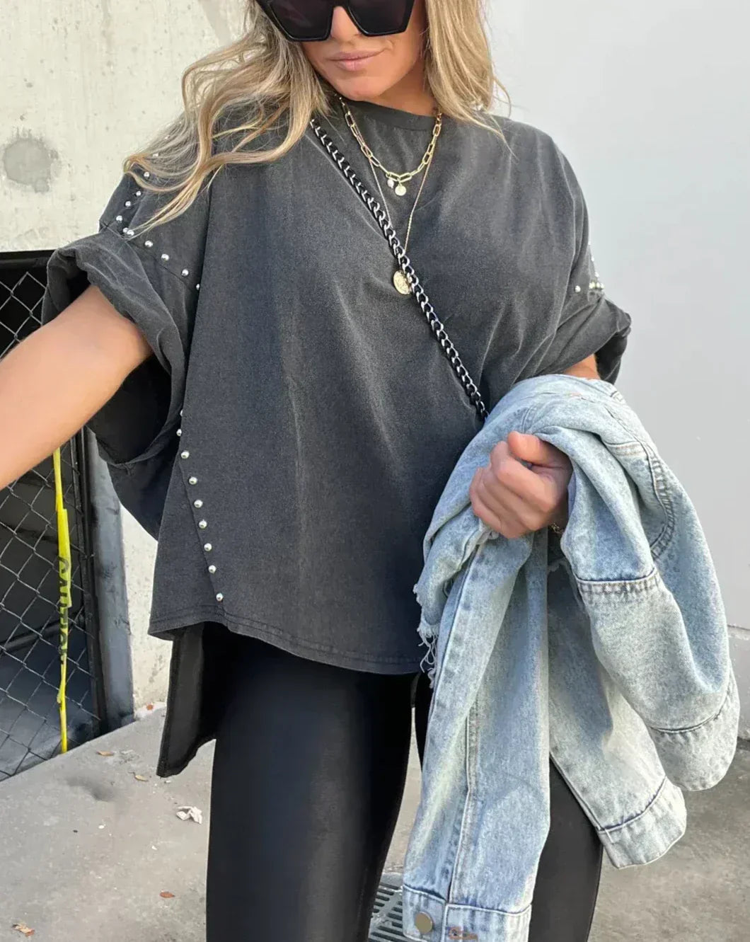 Isabelle | Oversized T-Shirt für Damen mit Nieten und Rundhalsausschnitt
