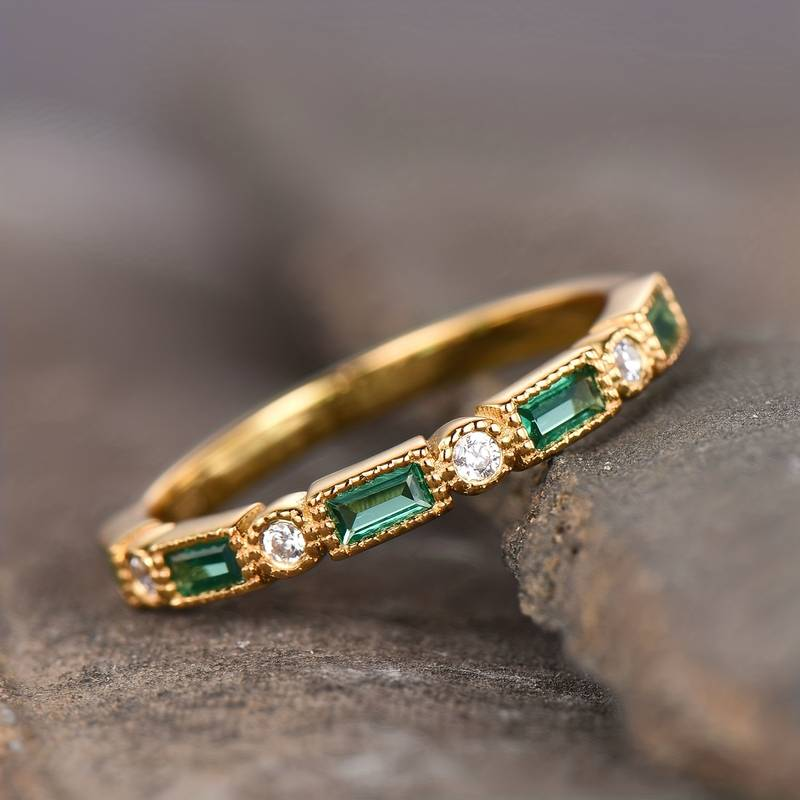 Fabiana | Goldring für Damen mit grünem Zirkonia-Einsatz